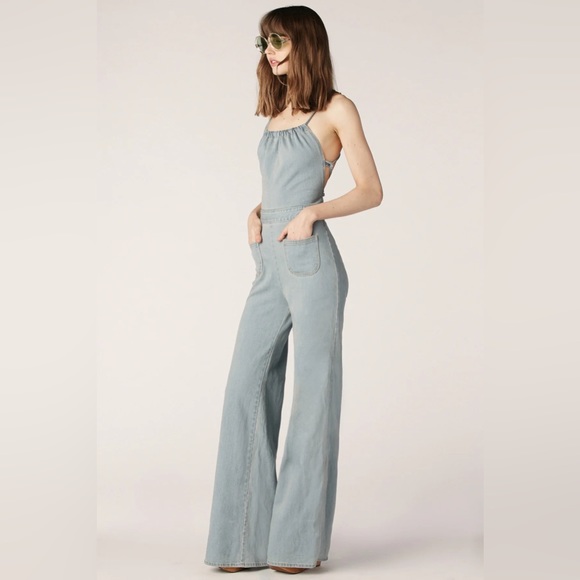 NWT Stoned Immaculate  Womens Light Wash Jean Genie Denim Jumpsuit Sz XS - Picture 1 of 6